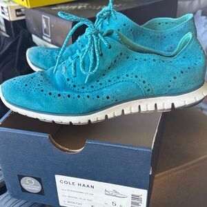 Cole Haan women’s Zerogrand Wingtip Oxford - Marine Blue